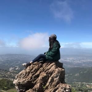 Meet your Posher, Daisa